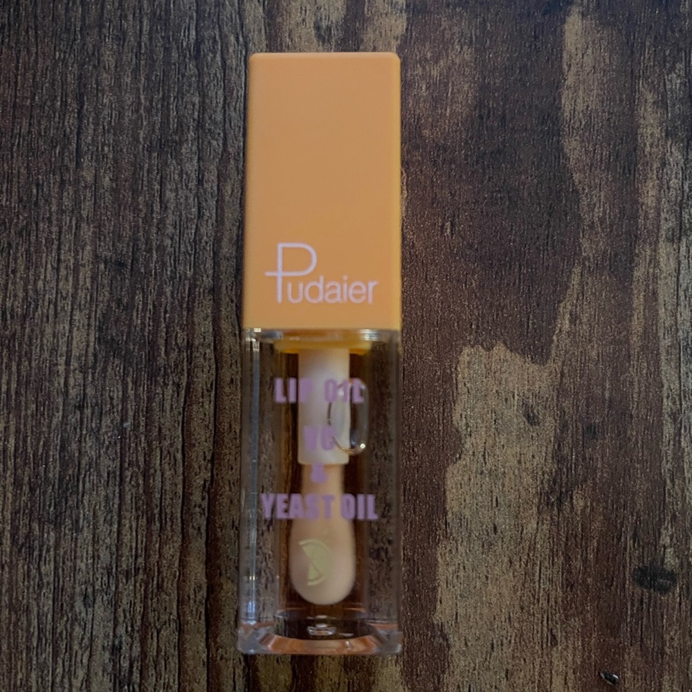 New! Pudaier Lip Oil  VC & Yeast Oil
